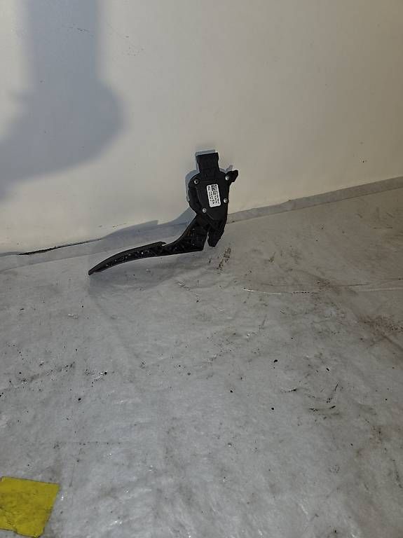 Tutti pezzi di ricambio auto: Gaspedal Astra j 1.6l – Usato da Gossau SG venduto da Z20let 1