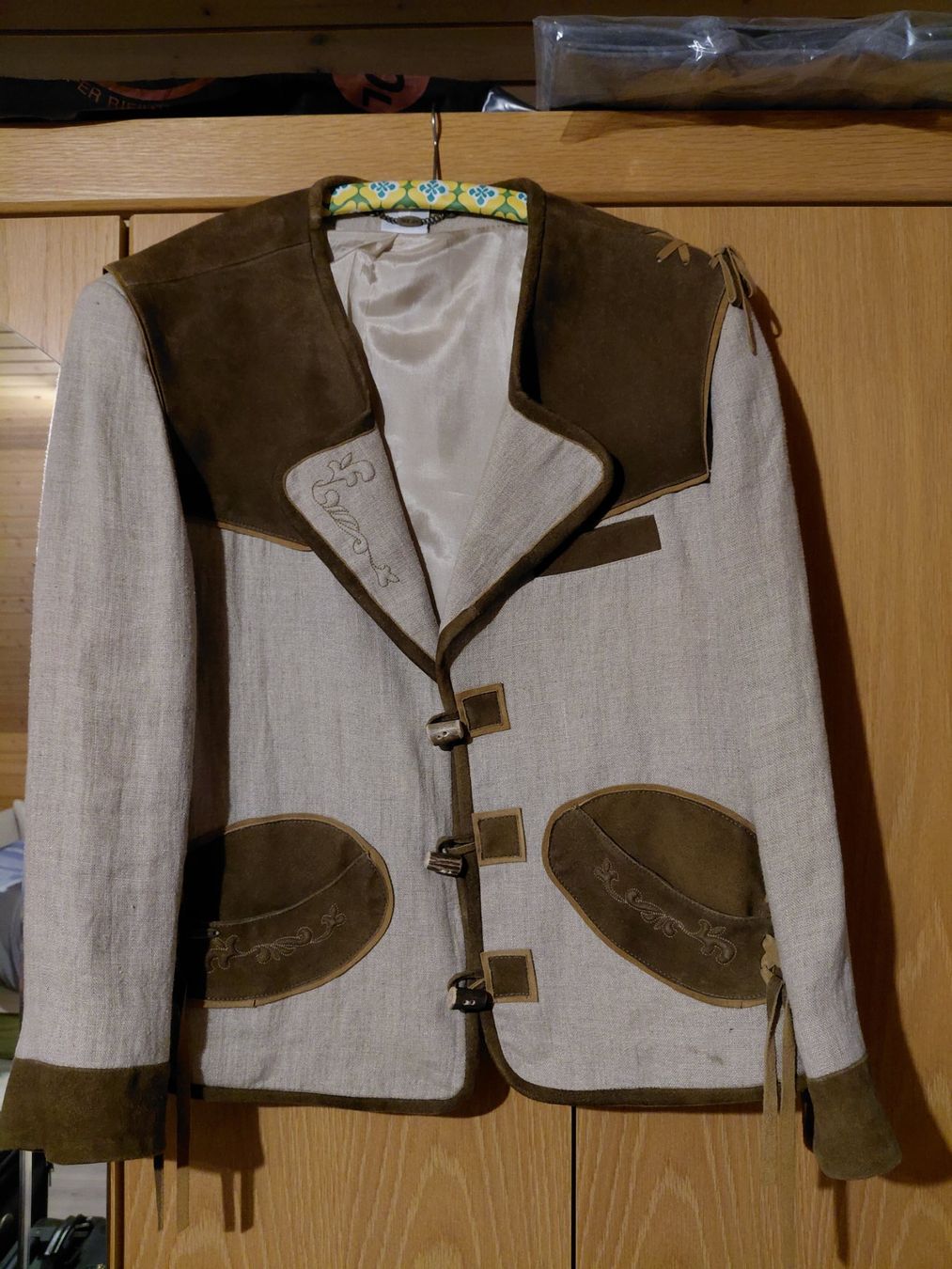 Jacken: Jacke Leinen mit Echtleder – Gebraucht aus Wolfisberg von Flaeki