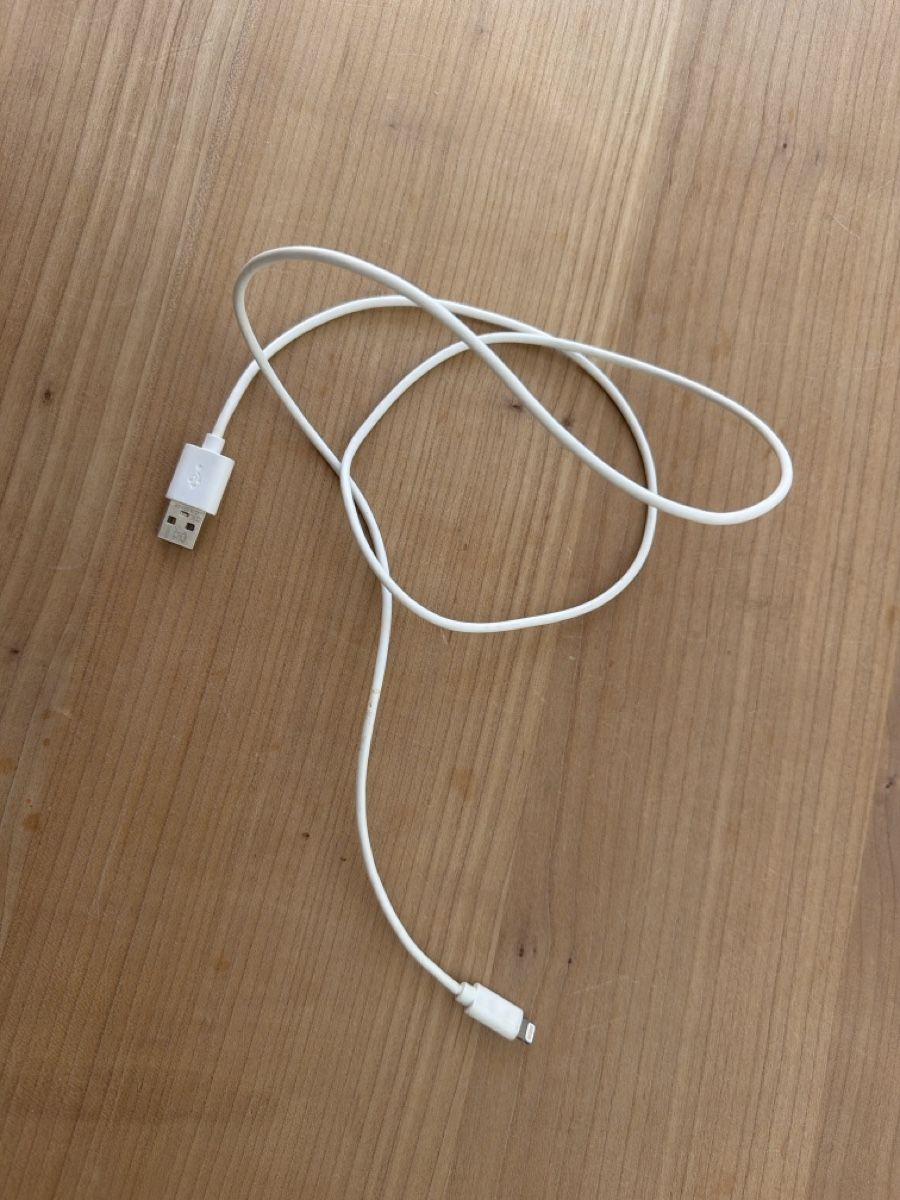Cavi: Ladekabel Lightning zu USB – Usato da Münchenstein venduto da mjaaxx