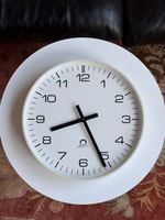Mobatime Wanduhr weiss SWISS MADE Design Klassiker ⌀ 31cm