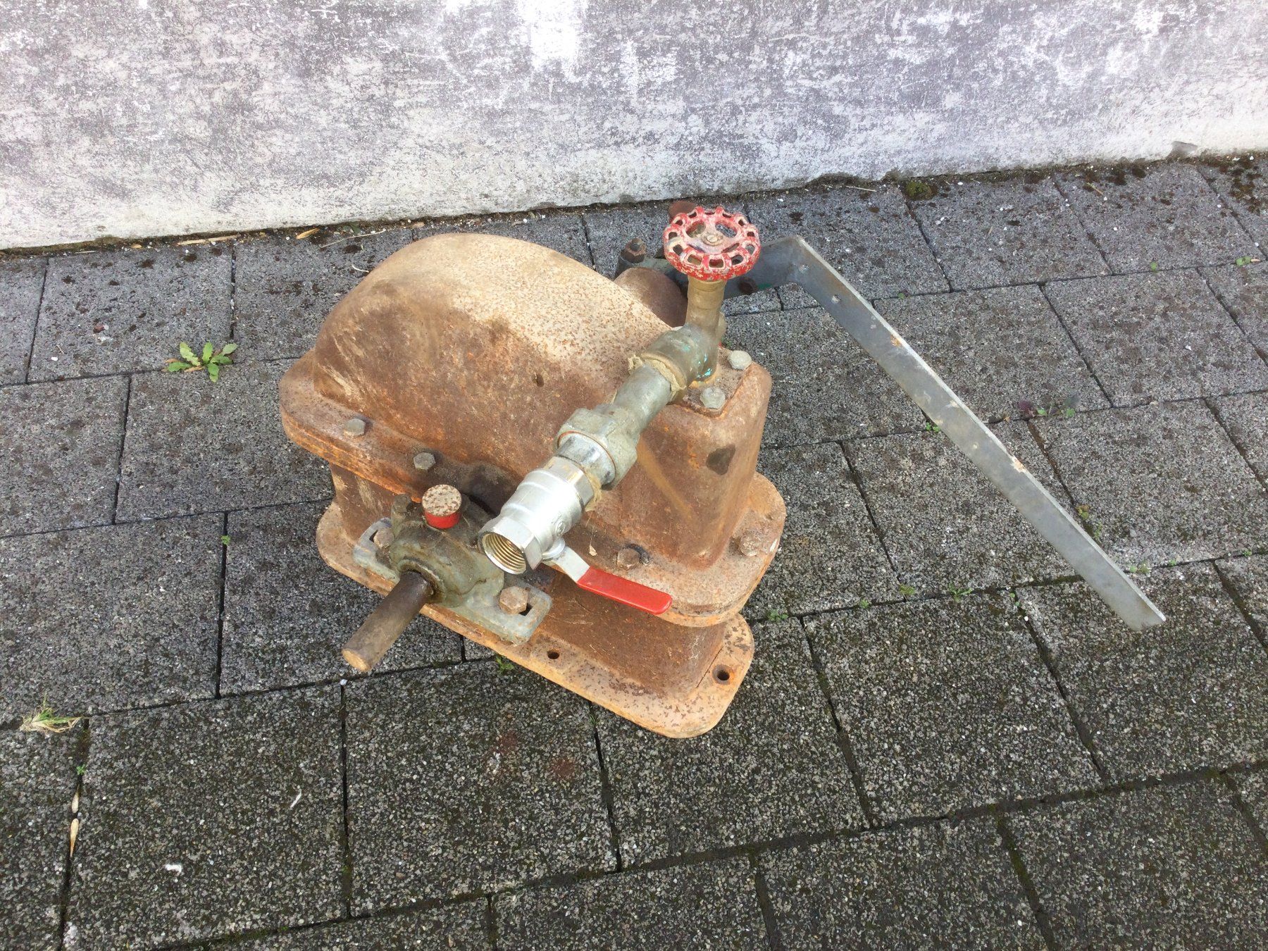 Outils anciens: Alte gebrauchter kleine Wassertrubine – D'occasion à Wangen SZ par kuriosum12 4
