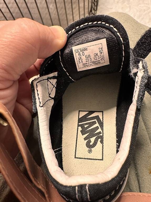 Scarpe per ragazzi: Kinderschuhe je 15.- – Usato da Zürich venduto da orhangazi01 4