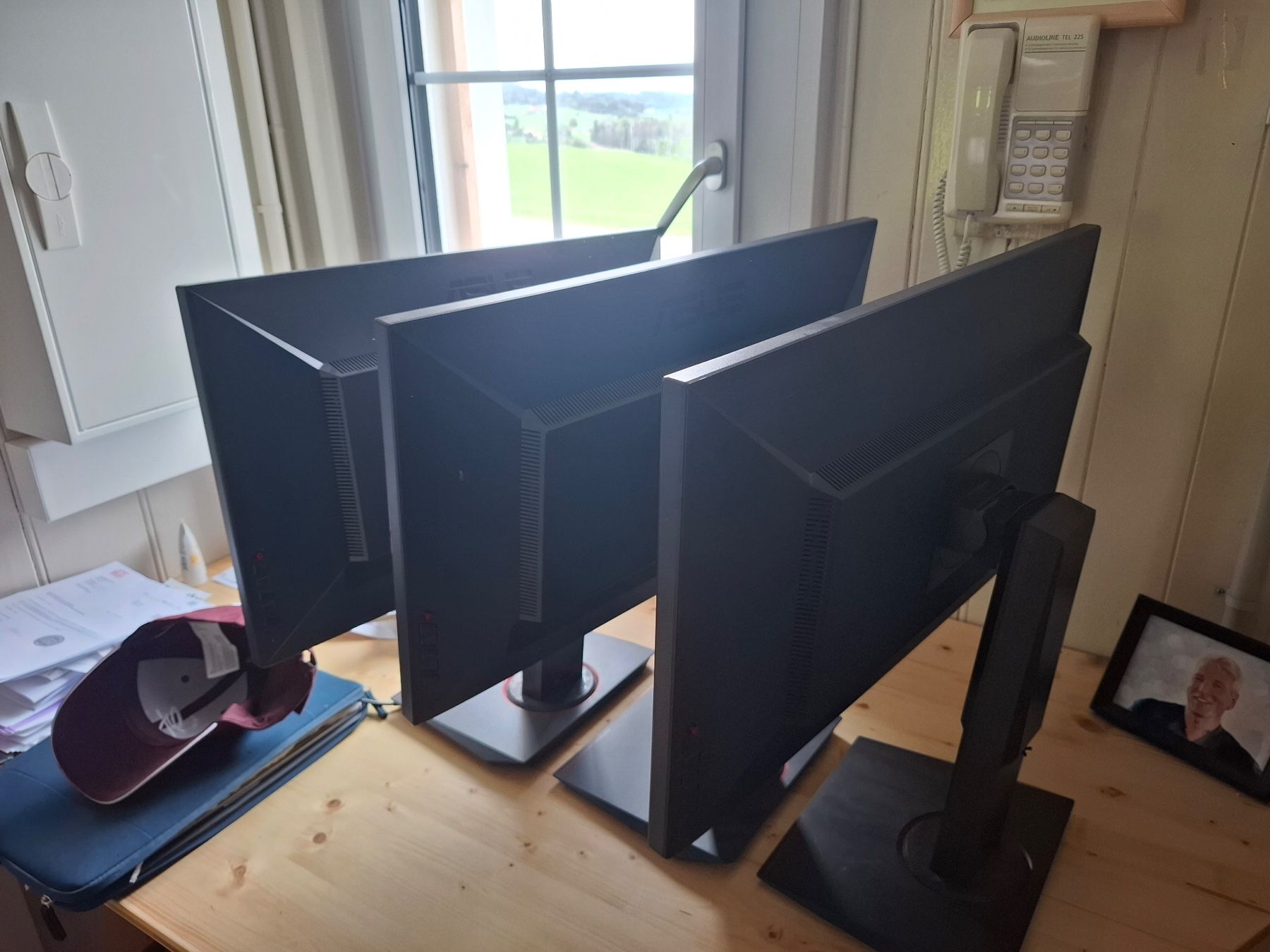 Asus Monitor: 3x Asus 28'' 4K Display Bildschirm MG28UQ – Usato da Herisau venduto da zinggli106 1