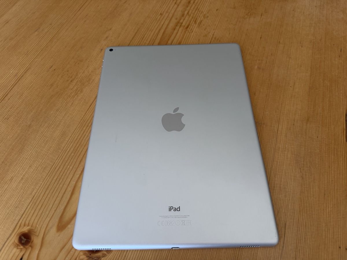Apple Tablet PC: Apple iPad A1584 guter Zustand – Usato da Beromünster venduto da Froend 2