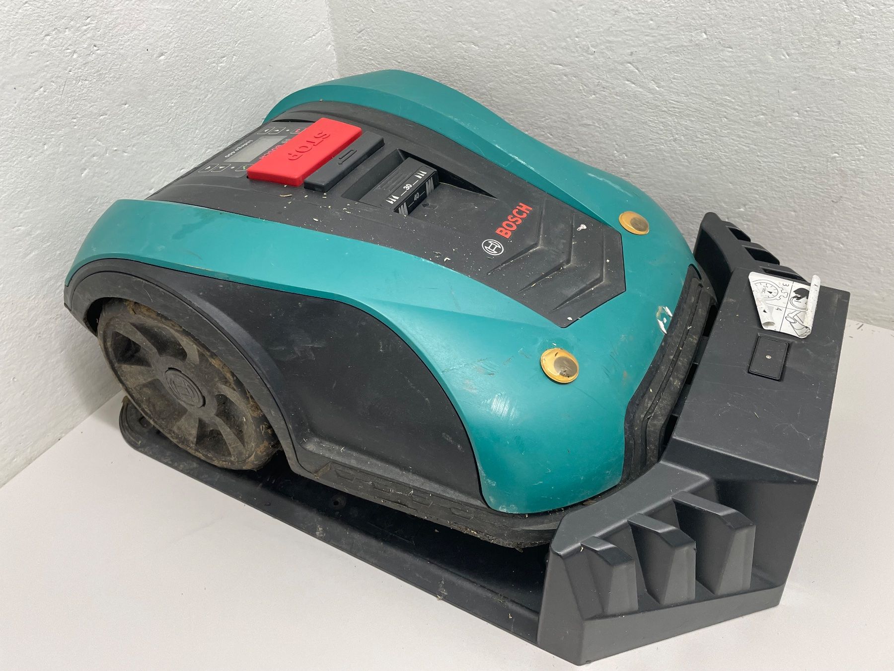 Bosch Tagliaerba: Bosch IPX4 Mähroboter – Usato da Niederdorf venduto da LeptonAG