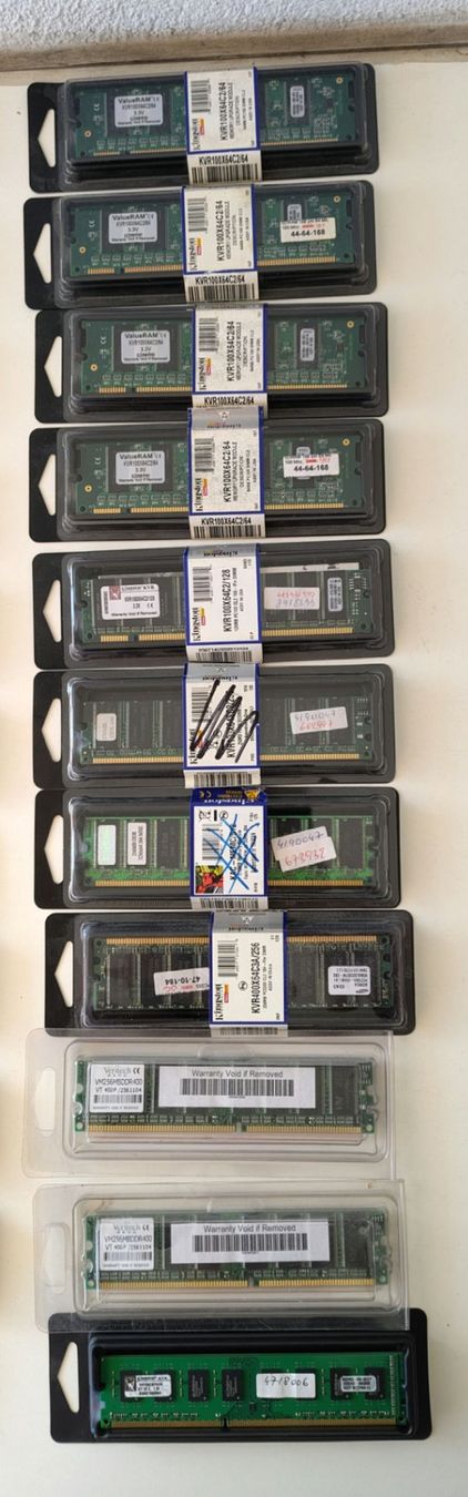 PC: Mémoires pour PC fixe et portable. – Usato da Ecublens VD venduto da CMassei 1