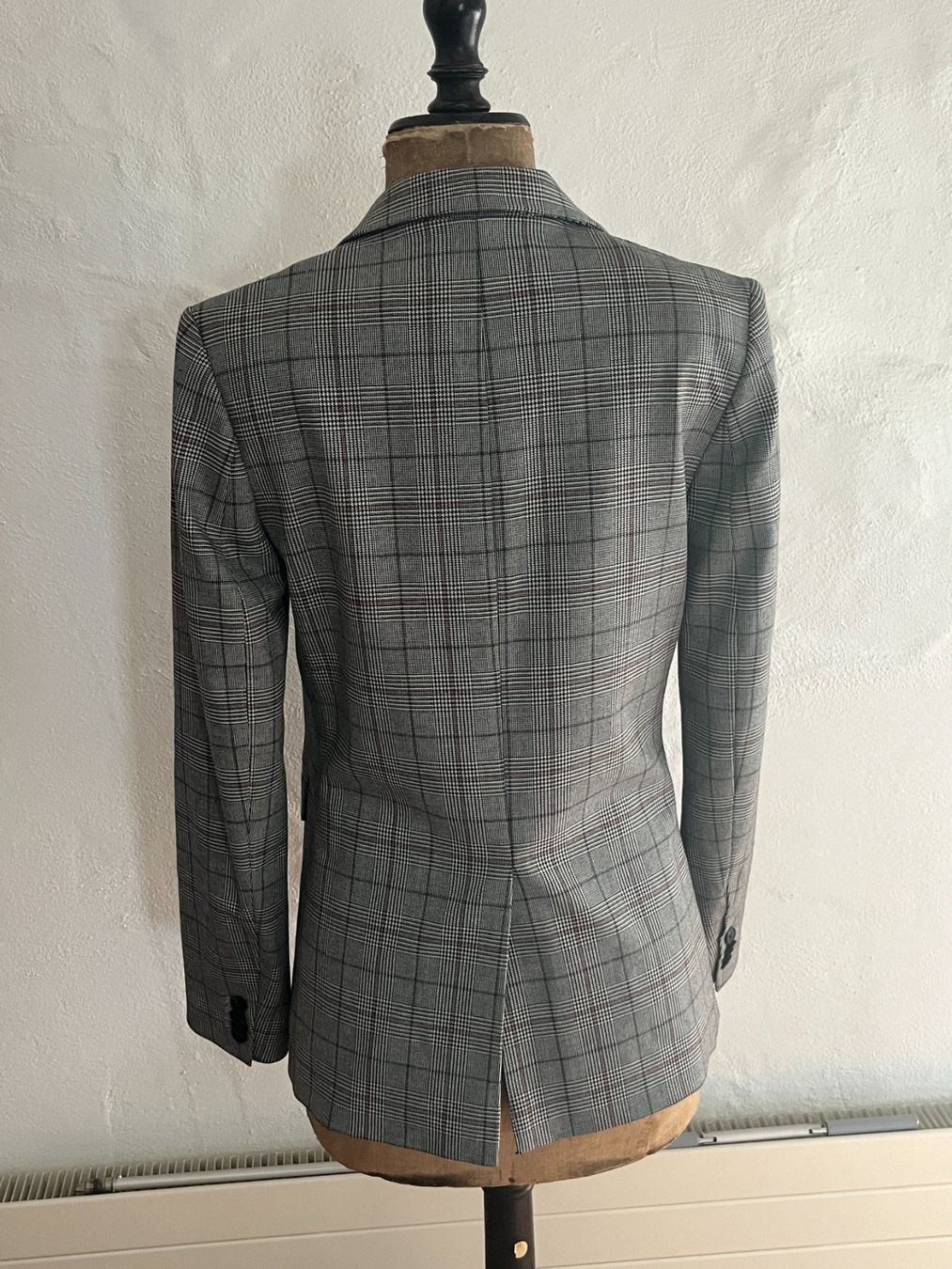 H&M Giacche: Blazer Grau-Karomuster H&M – Usato da Utzenstorf venduto da samaly 2