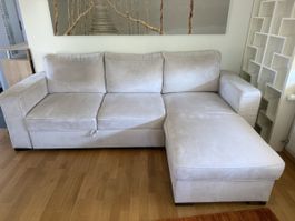 Weisses Eck-/Liegesofa mit Bettfunktion – grosse Liegefläche