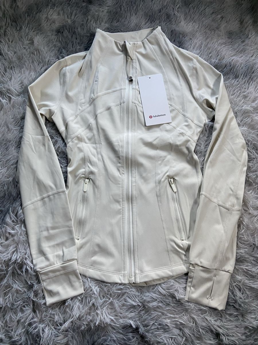 Lululemon Kleiderpakete: Lululemon Gym Set – Neu (gemäss Beschreibung) aus Embrach von NovasOutlet