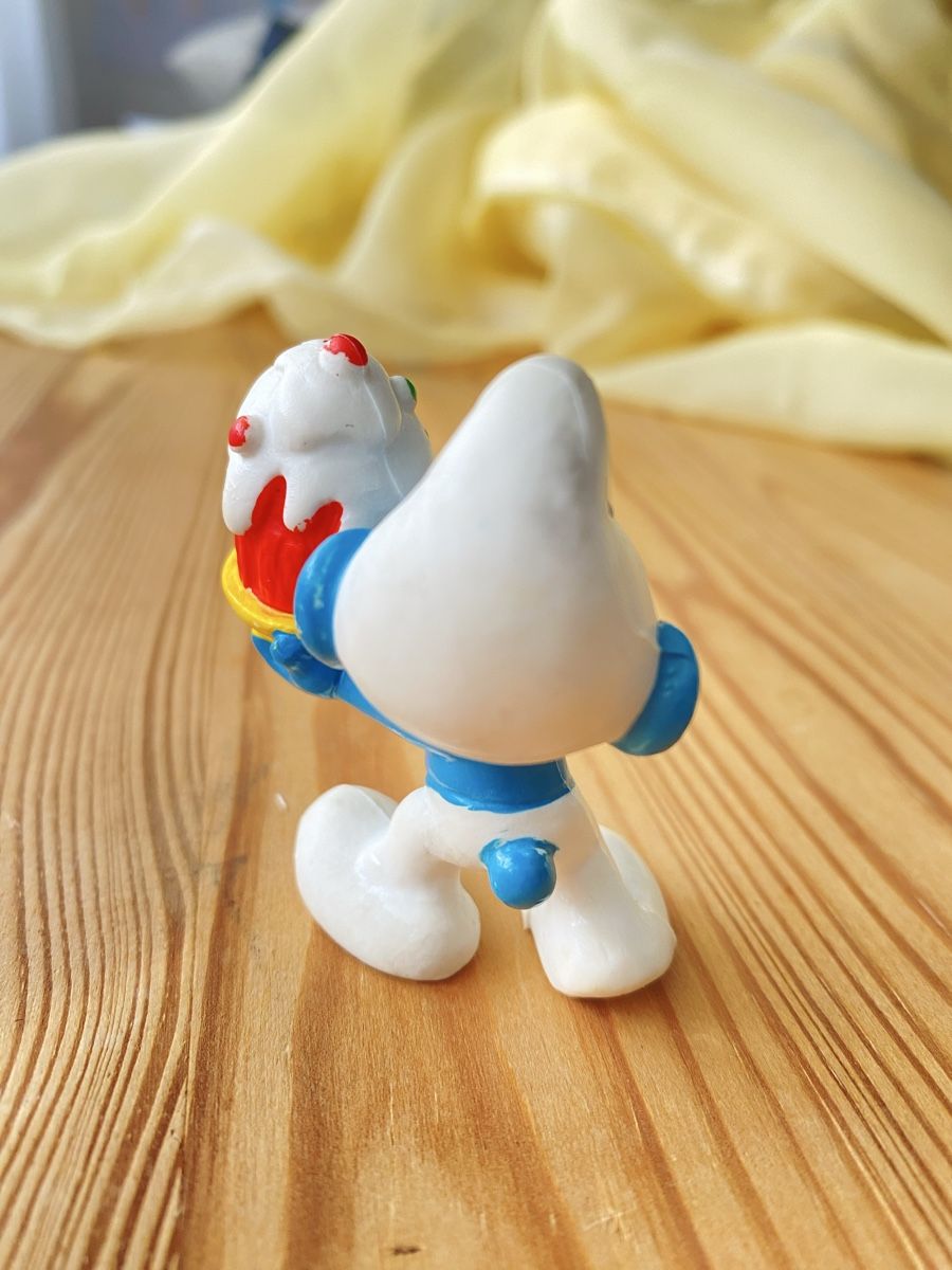 Figuren: Schlumpf mit Torte – Gebraucht aus Fehraltorf von Marian4 1