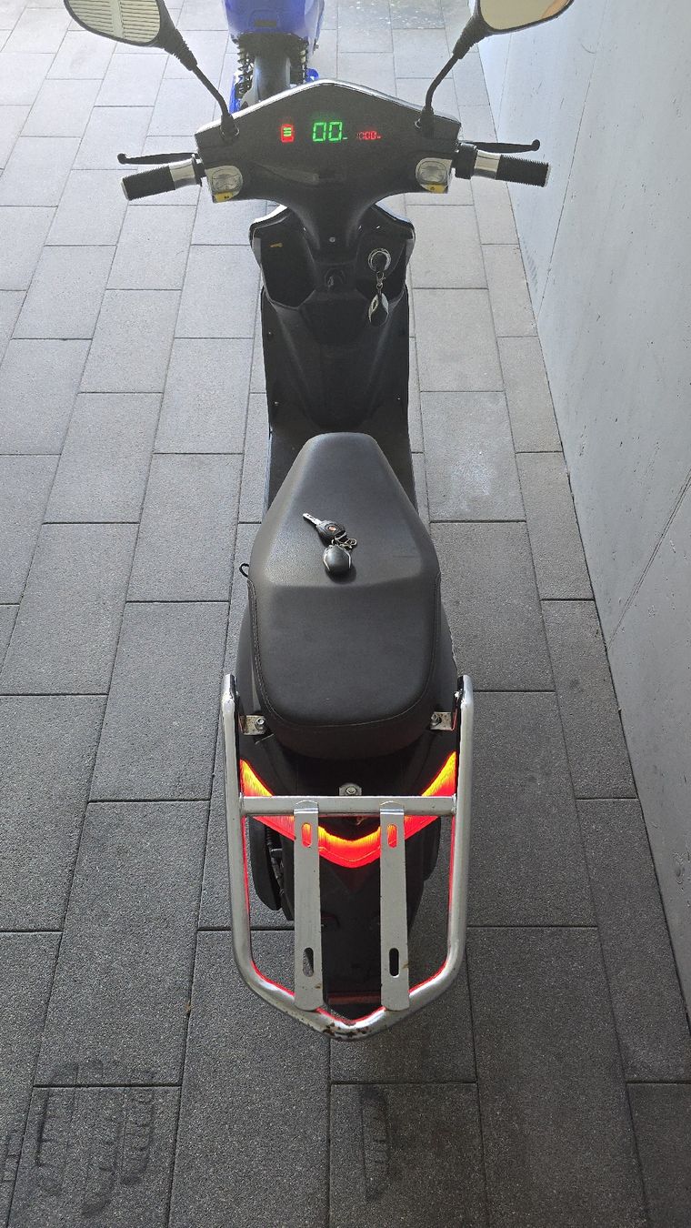 Scooter: E-Roller 25kmh Roller 25/kmh E Roller – Difettoso da Egg b. Zürich venduto da psy_tj5h 2