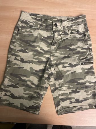 Coole C&A Sommer-Shorts, Khaki Camouflage, Grösse 158