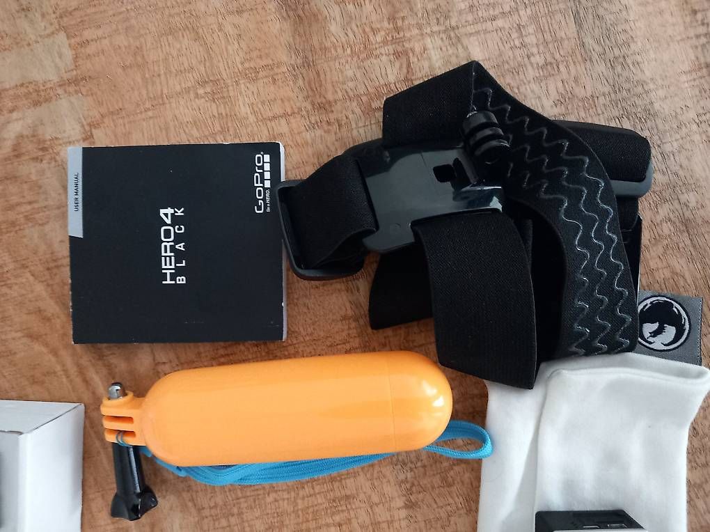 Gopro Action Cam: GoPro HERO 4 Black Set Top 4K ProVersion Kopfband Floaty – Usato da St. Gallen venduto da luk_fzp9 2