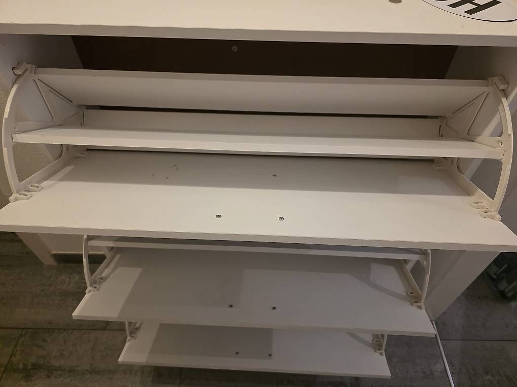 Armoires: Schuhschrank in weiss (gebraucht)  – D'occasion à Schaffhausen par dan_h6hm 3