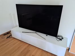 Hochwertiges TV-Sideboard weiss – 200 cm – Glasplatte & Kabe