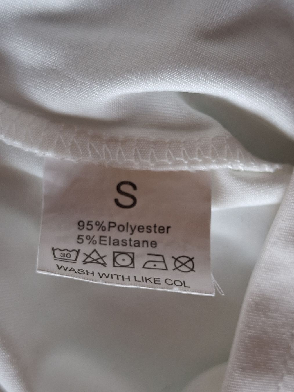 T-Shirts: T-shirt imprimé bouche taille S  – Gebraucht aus Villiers von san_jn5w 2