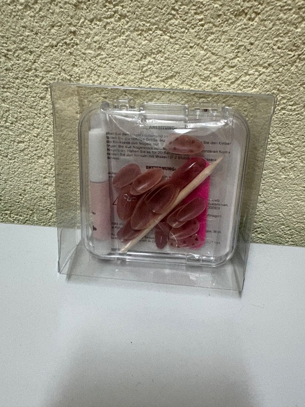 Ongles artificiels: Nails-Set Love – Neuf avec emballage d'origine à Basel par tif_m2h6 1