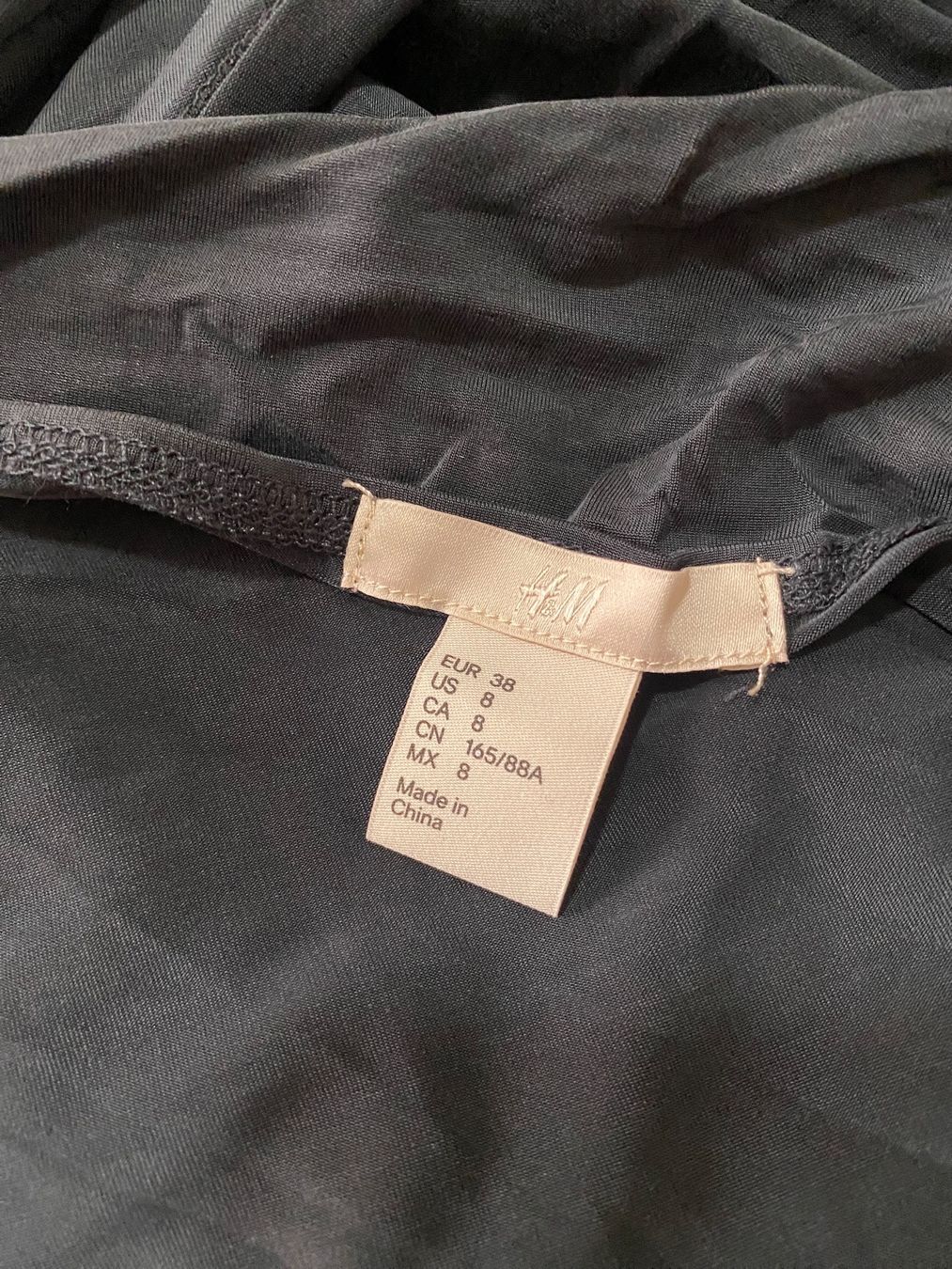 H&M Top: Top elegant, rückenfrei Gr 38 – Nuovo (secondo la descrizione) da Zürich venduto da Herbion1 3