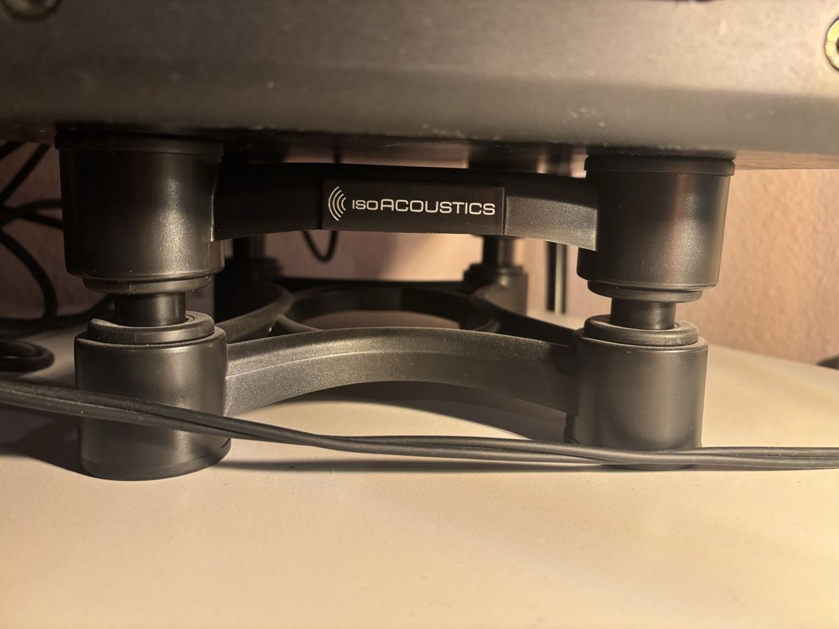Dynaudio Haut-parleurs: Dynaudio BM15A + IsoAcoustics Stative | Studio-Legende – D'occasion à Zürich par rad_9b9q 4
