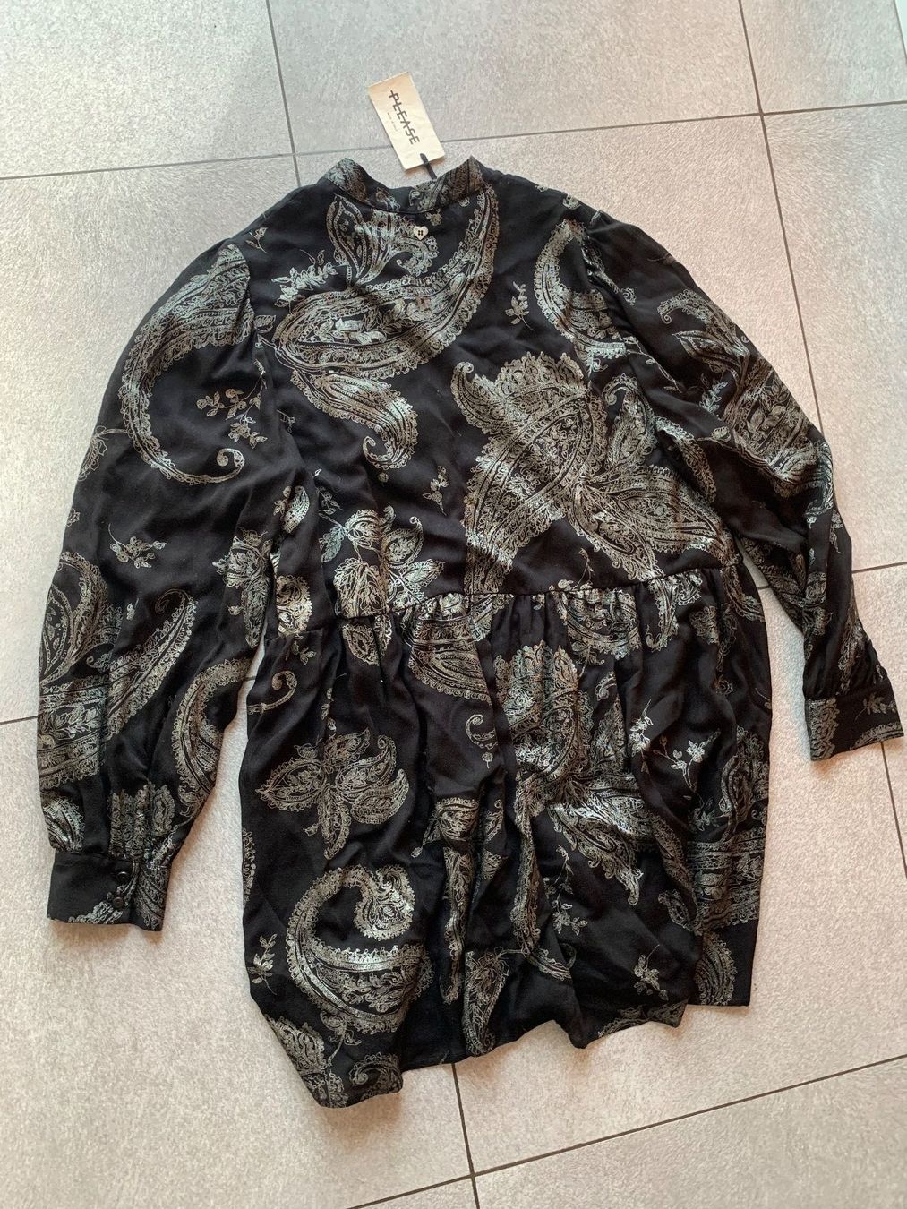 Camicette, T-shirt & Top: Tunique PLEASE Noir argent Gr. M - NEU – Nuovo e nell'imballaggio originale da Arbedo venduto da nadia1973 1