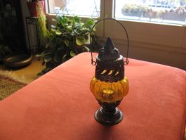 indische Tischlampe gelb