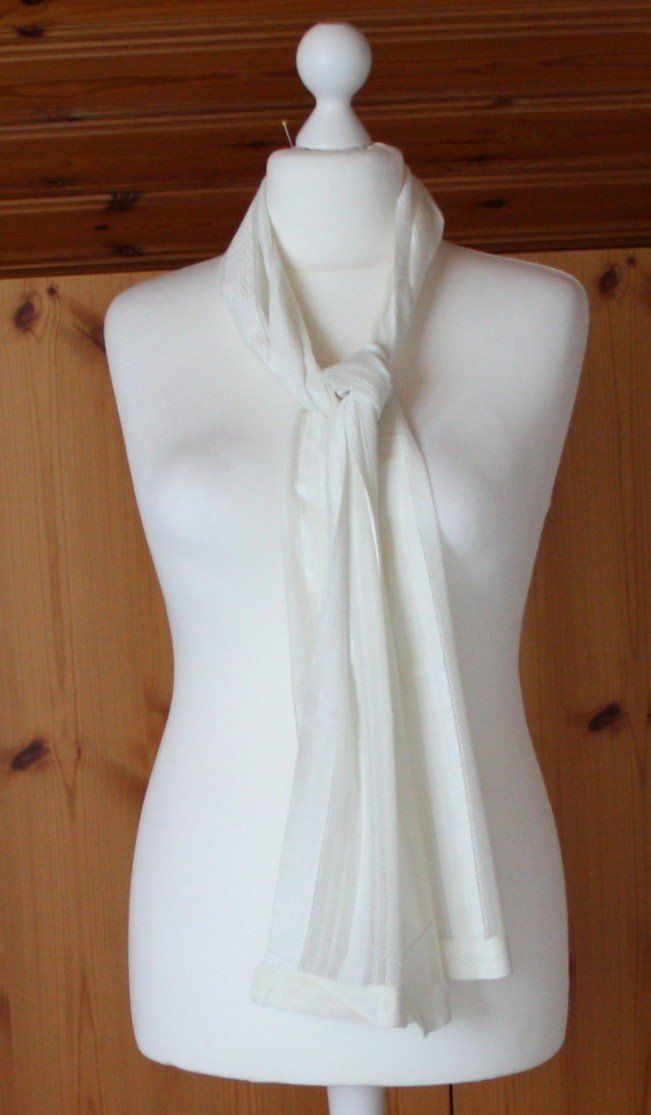 Foulard & Sciarpe: Schal vanillefarben – Difettoso da Flüelen venduto da Diversicum-Vintage