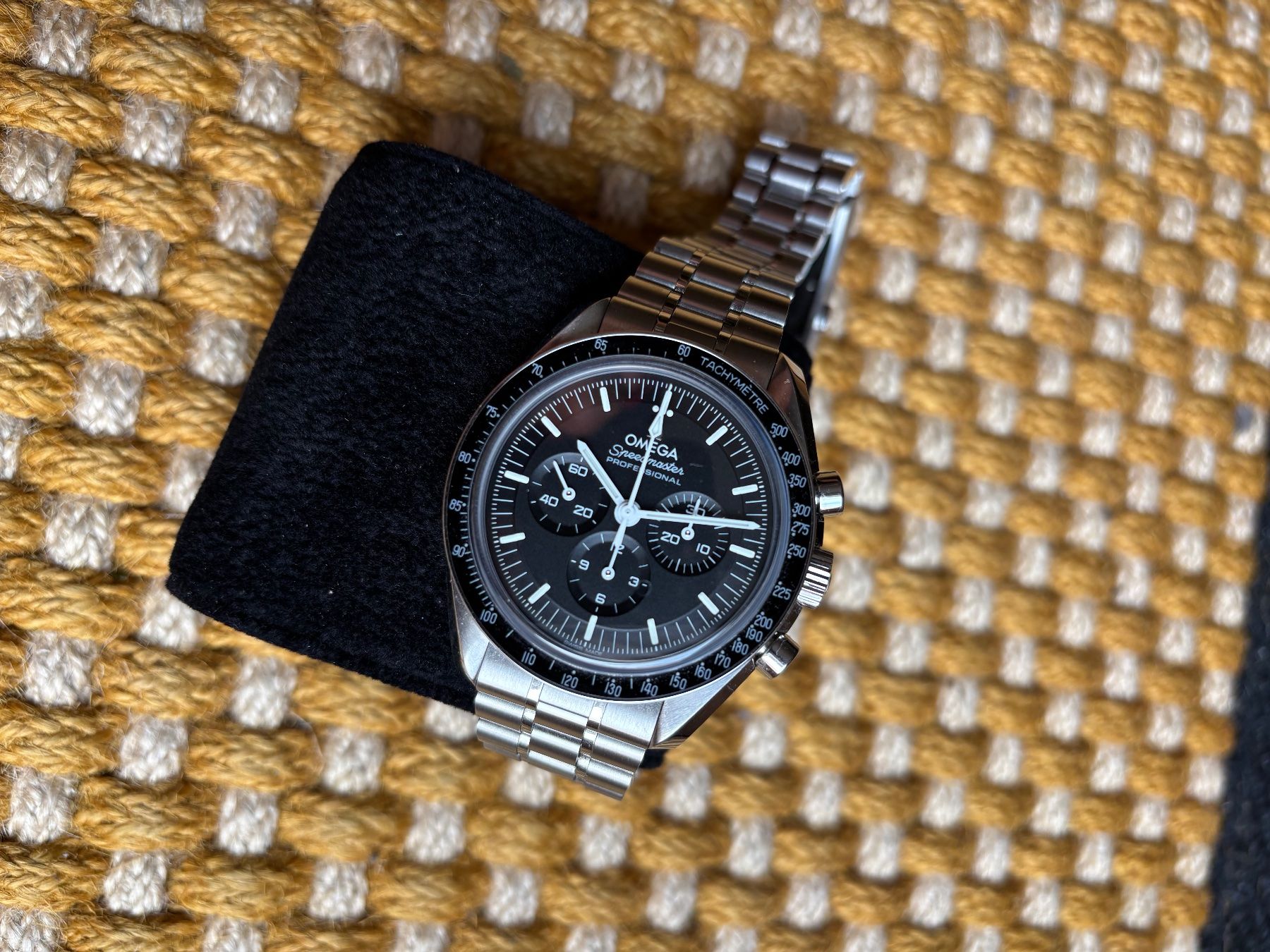 Omega Orologi: Omega Speedmaster Jg.2024 Fullset Np.7600.- – Usato da Basel venduto da unico88 2
