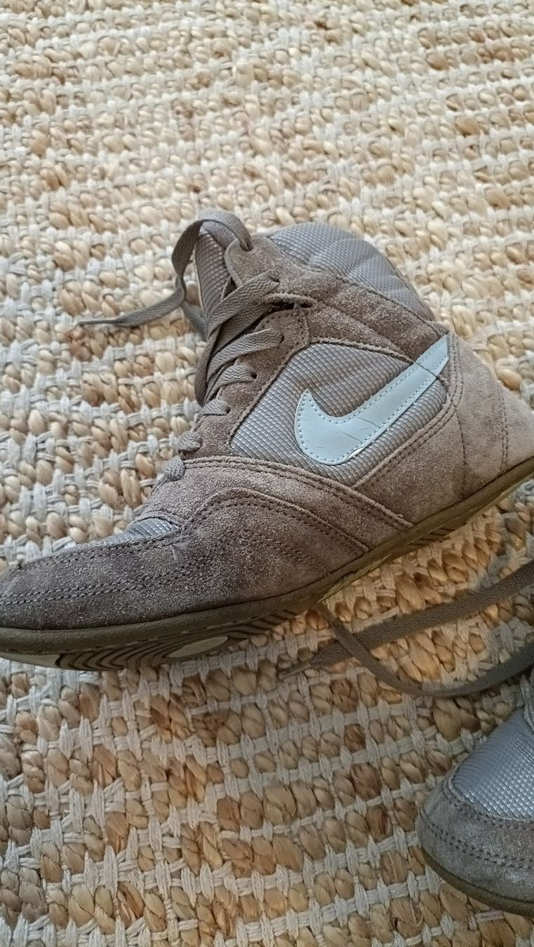 Chaussures femmes: Nike Greco Supreme EUR 38.5 - gebraucht – D'occasion à Dübendorf par Me_sa 3