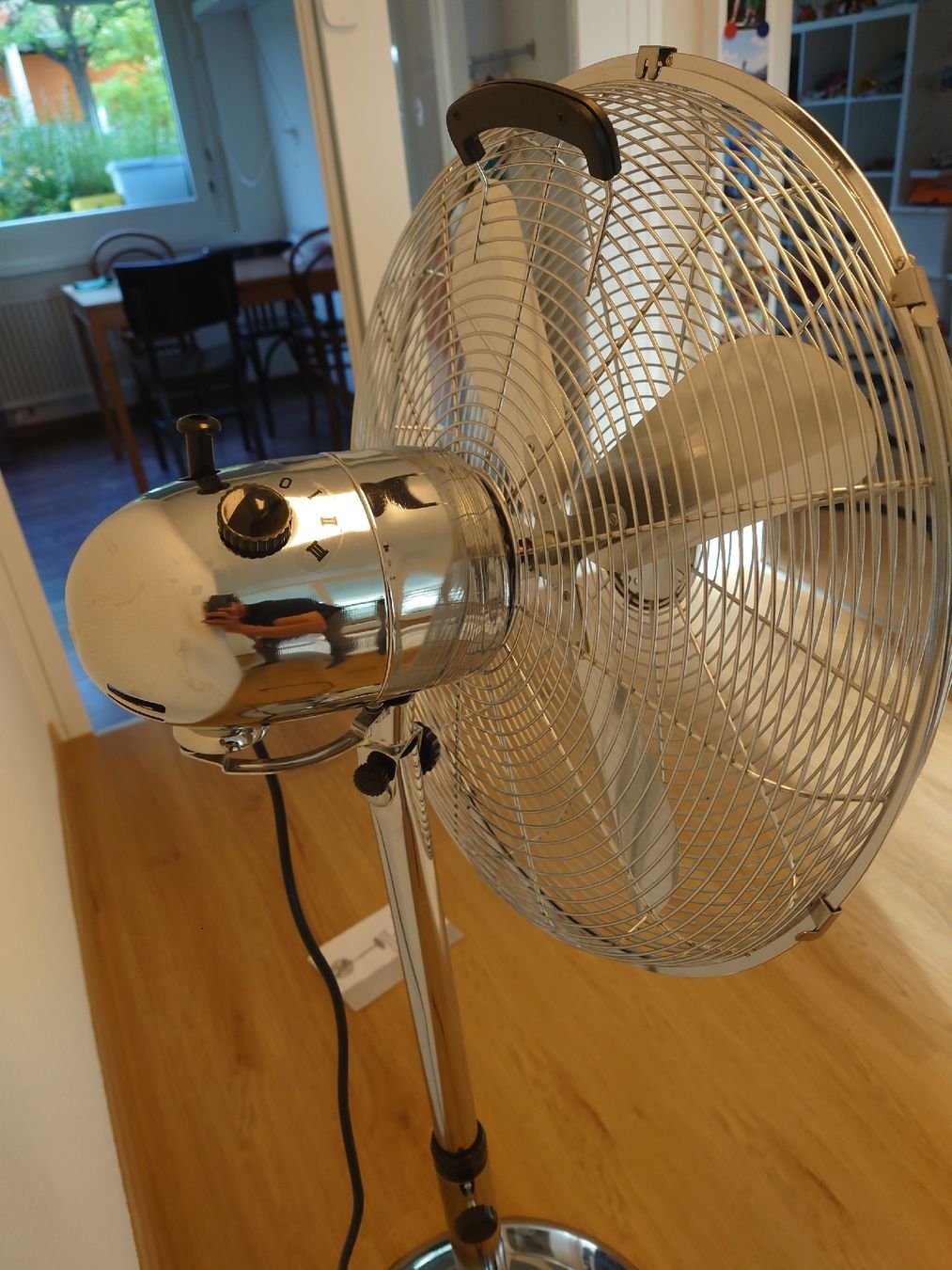 Ventilatoren: Standventilator Chrome 40cm, 3 Stufen, Schwenkfunktion. – Gebraucht aus Zürich von Almohammed 3