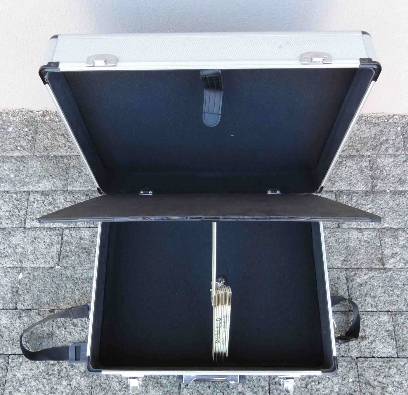 Valigie: Silberner Aluminium-Werkzeugkoffer – Usato da Wohlen AG venduto da Flusslauf 4