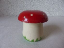 Altes Holz Flohspiel Fliegenpilz