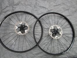 Radsatz 26" Shimano XT Naben Schnellspanner 100mm und 135mm
