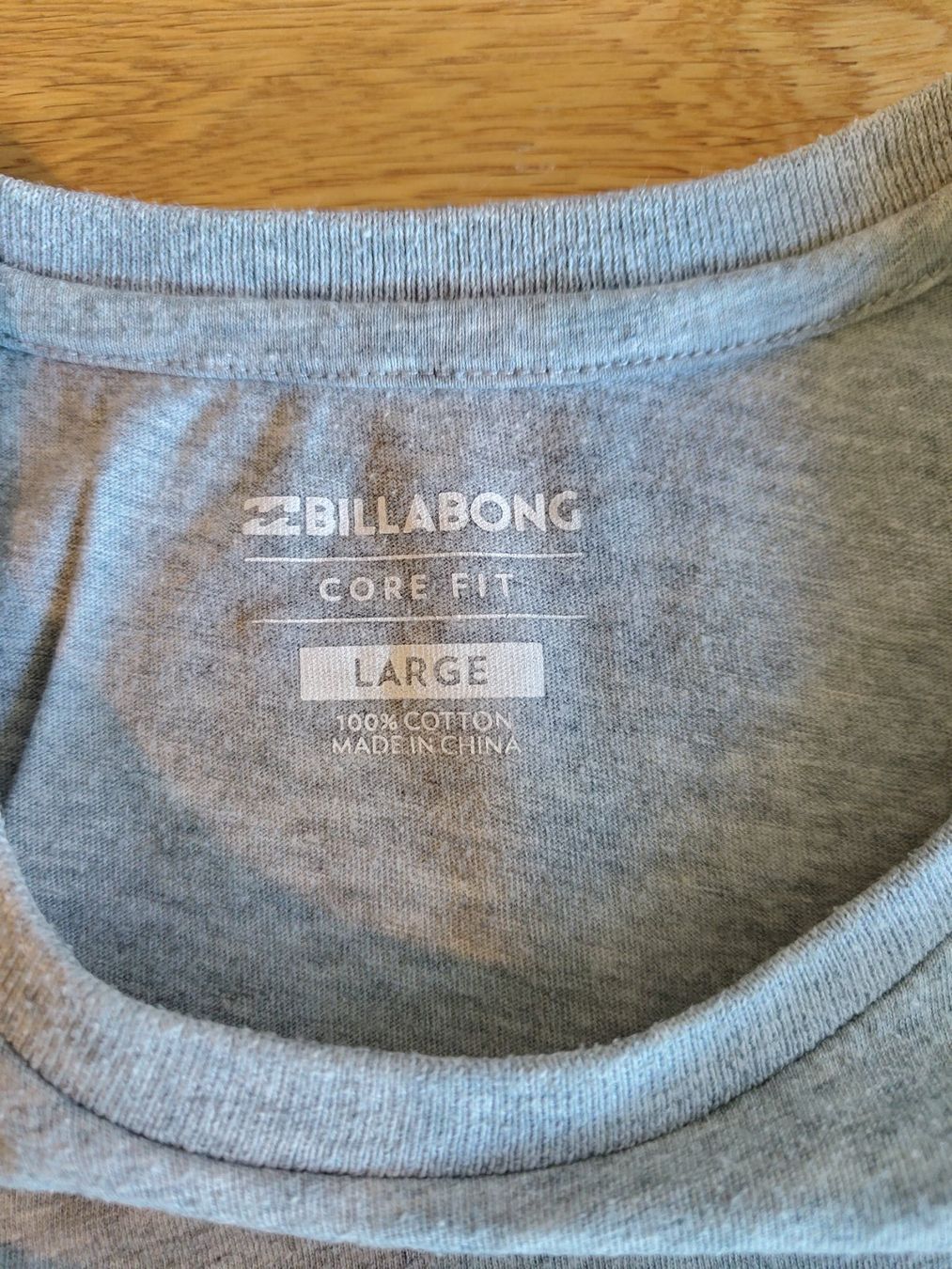 Billabong T-shirt: Billabong Tshirt L grau – Usato da Interlaken venduto da dmncmg 1