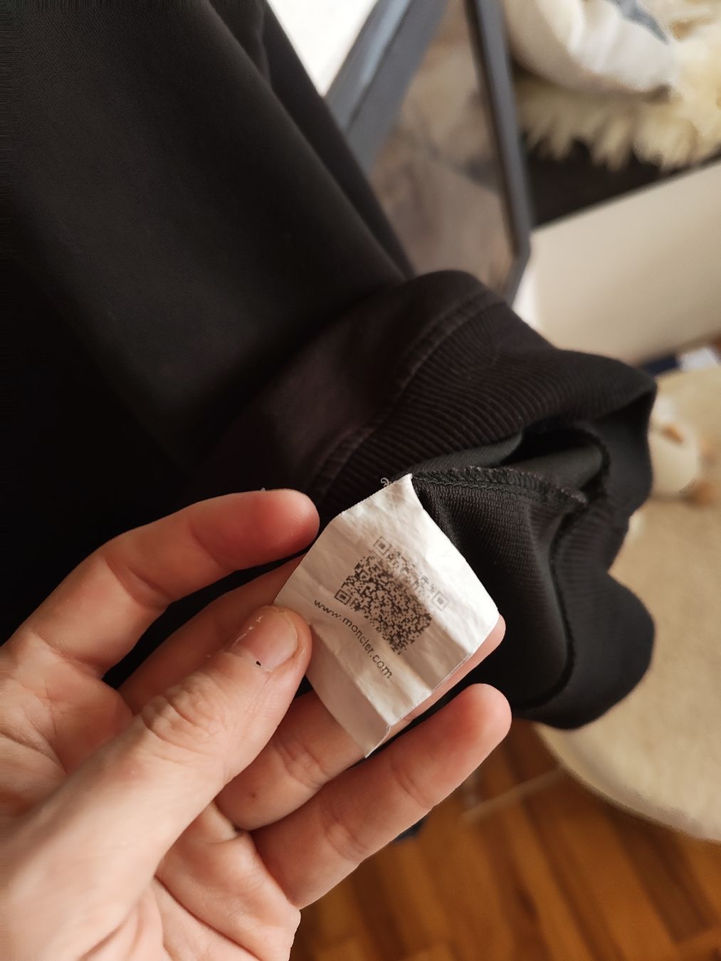 Moncler Pulls & Sweat-shirts: Moncler Pullover schwarz Grösse XL  – D'occasion à Niederglatt SG par bella2022 2