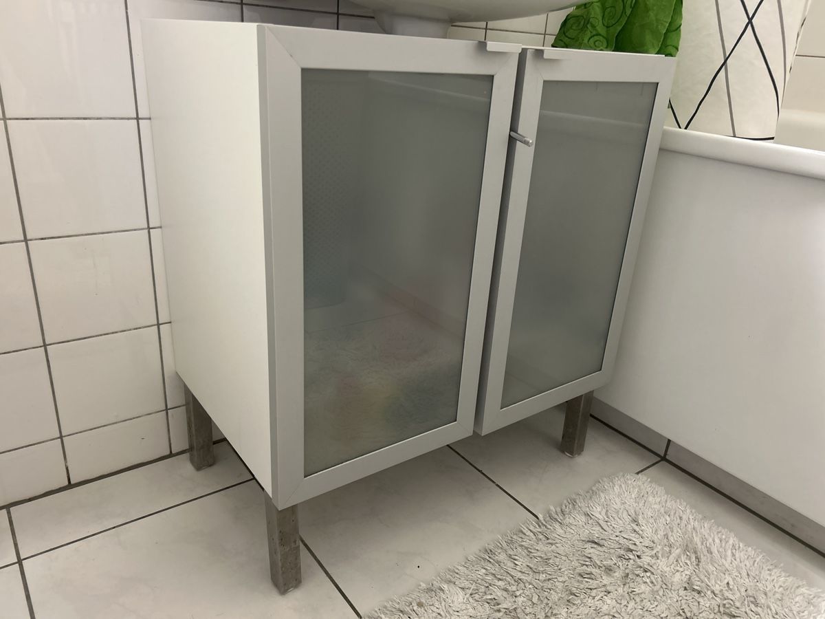 Ikea Badezimmermöbel: Waschbeckenunterschrank weiss – Gebraucht aus Zürich von Nirvan97 1