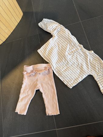 Baby Set Oberteil rosa  Hose lila weiss Grösse 68 H&M