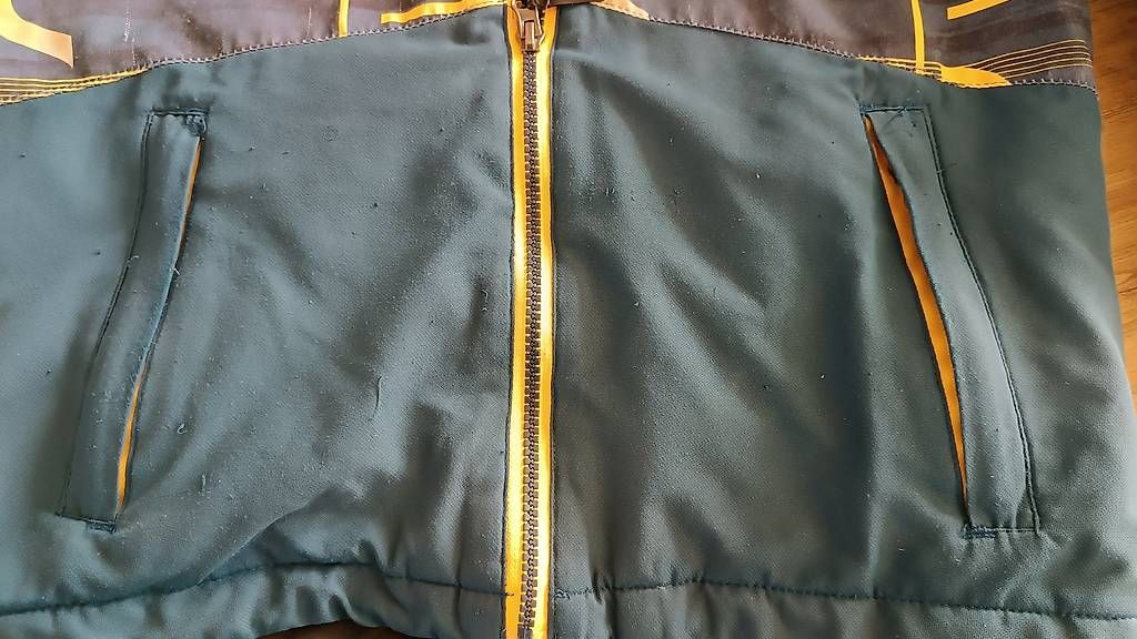 Giacche & Cappotti: Ski Jacke 140 – Usato da Buttisholz venduto da Baendlifahrer 1
