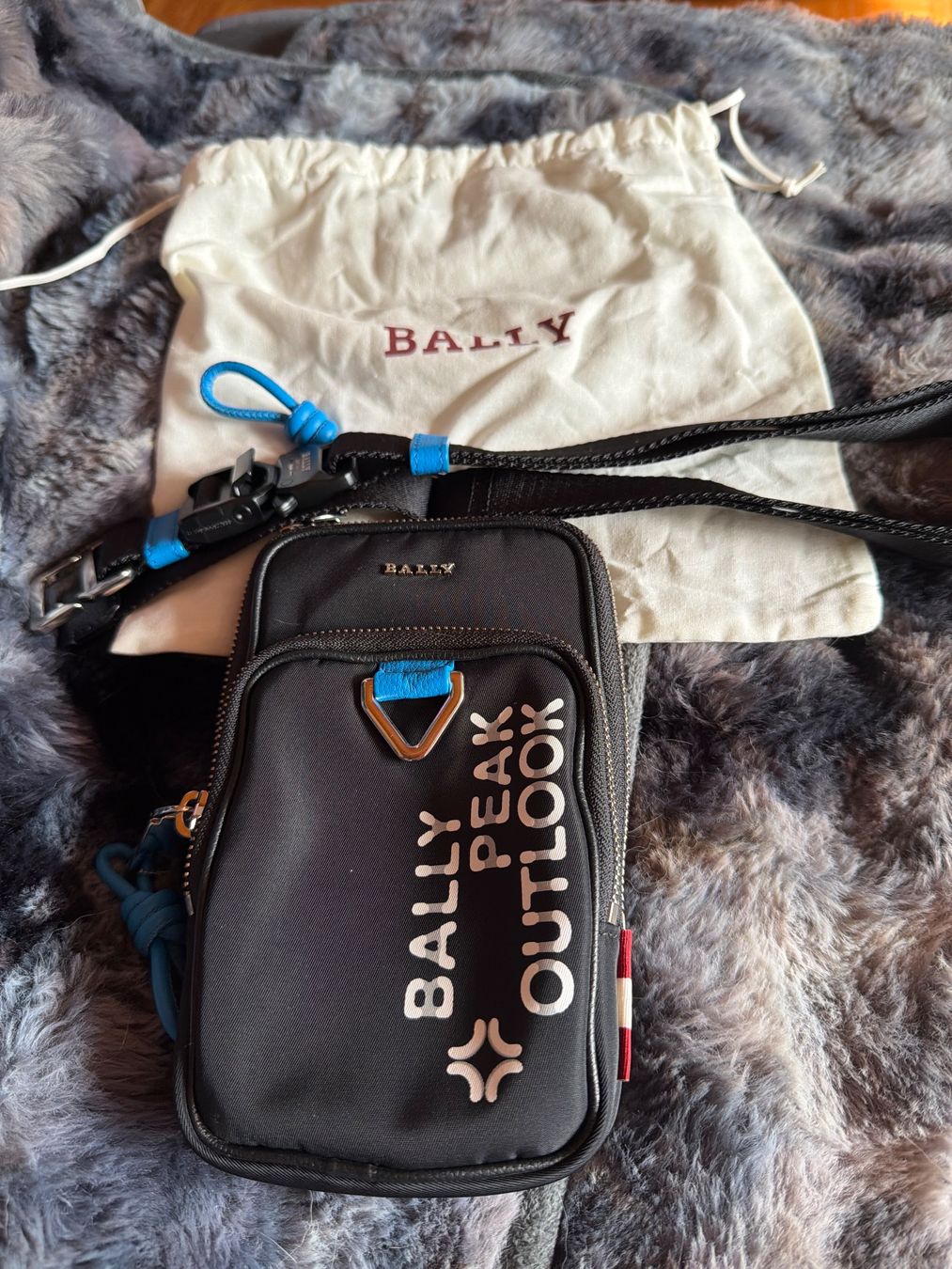 Bally Borse: Bally Peak Outlook Handy Tasche – Nuovo e nell'imballaggio originale da Vezia venduto da sidu03