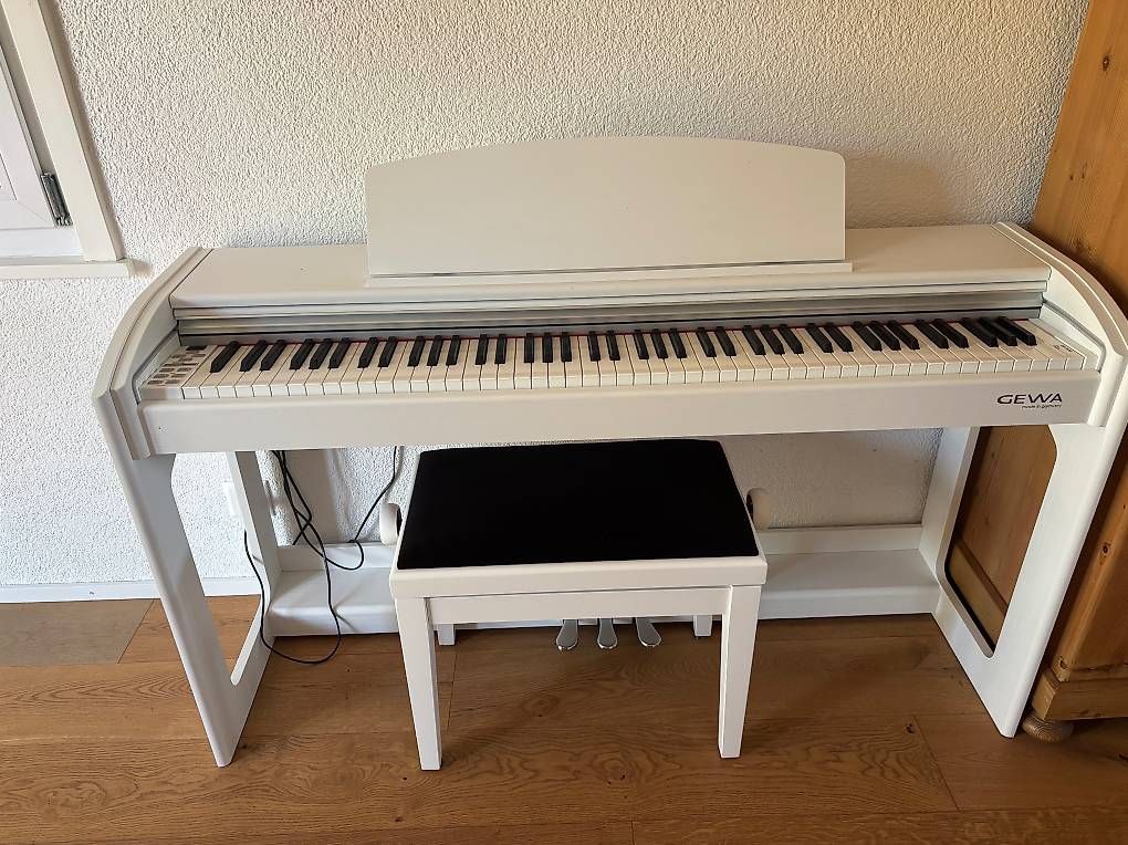 Instruments de musique: GEWA Digitalpiano DP 340 weiss matt – D'occasion à Kreuzlingen par Brauni2010 1
