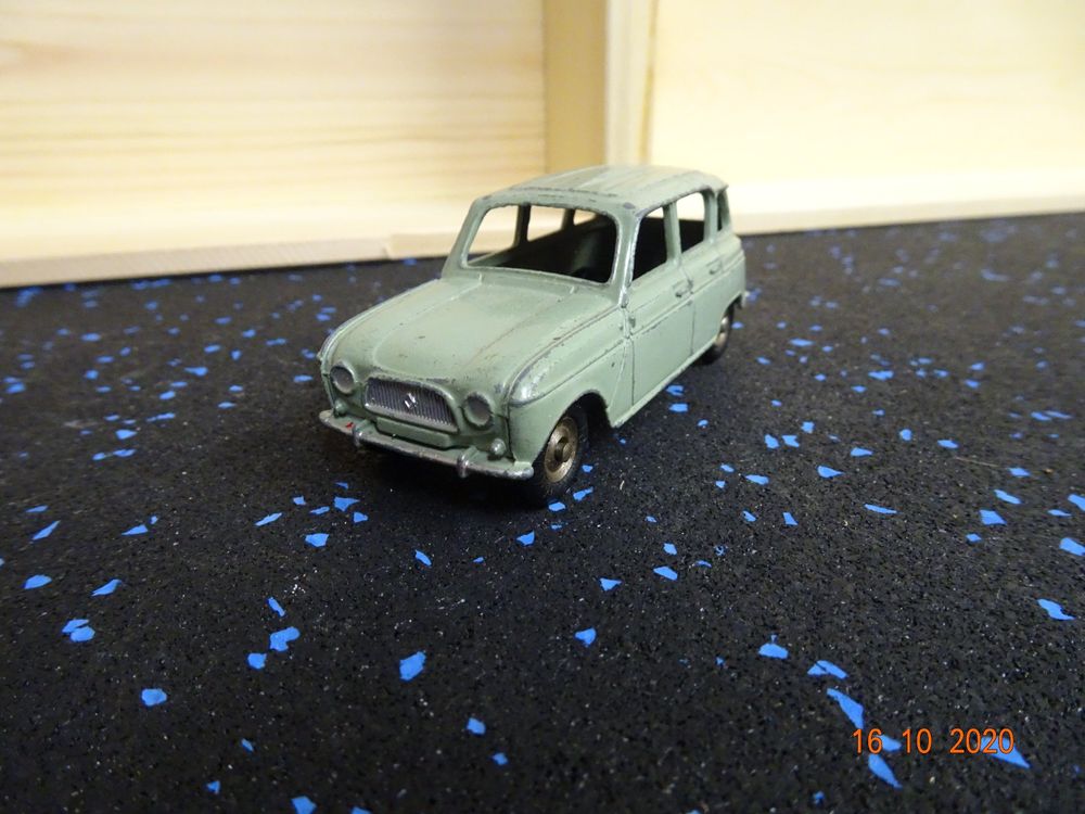DINKY TOYS JUNIOR n° 100 Renault R4L peu fréquent EUR 74,00