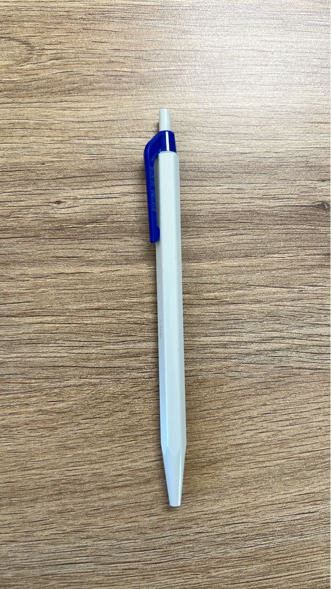 Stifte & Marker: Kugelschreiber weiss/blau gebraucht – Gebraucht aus Stans von RemoZimmermann