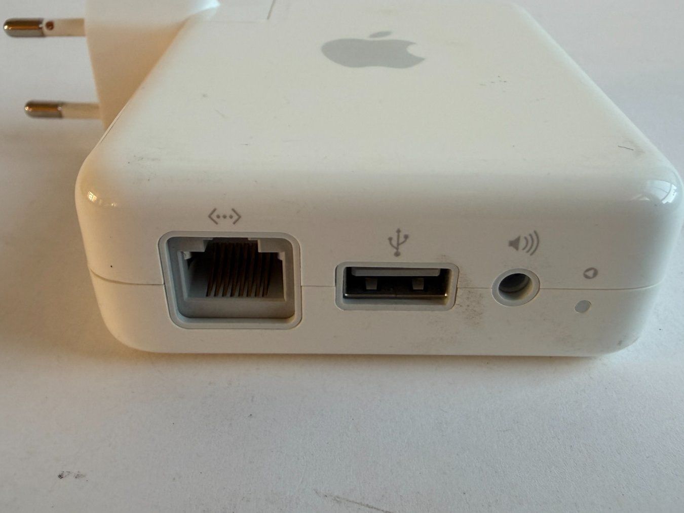 Modems & Router: Apple Airport Express Base Station – Gebraucht aus Huttwil von Thoste 2