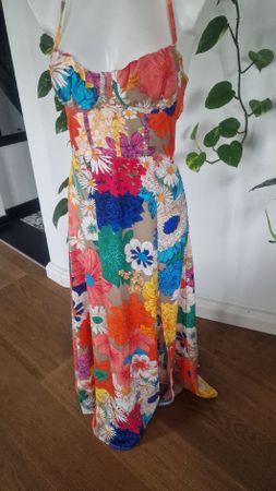 Sommerkleid mit Blumenmuster, Gr. S -