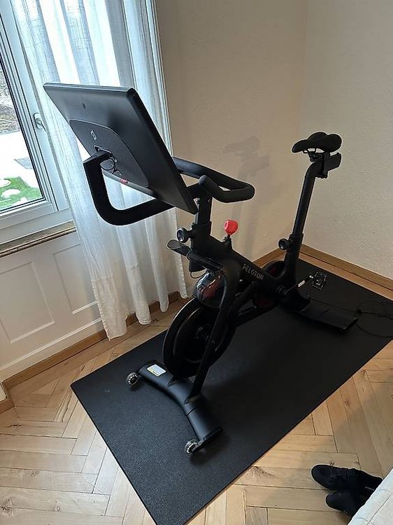 Peloton Bike+ (Gebraucht) in Zürich für CHF 1600 – nur Abholung auf ...