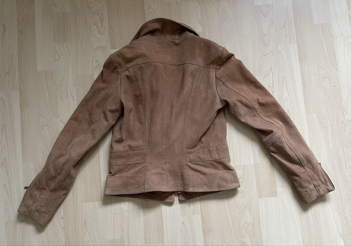 Giacche: Neuwertige Wildlederjacke Grösse XS camel – Usato da Leuzigen venduto da Bonjo 2