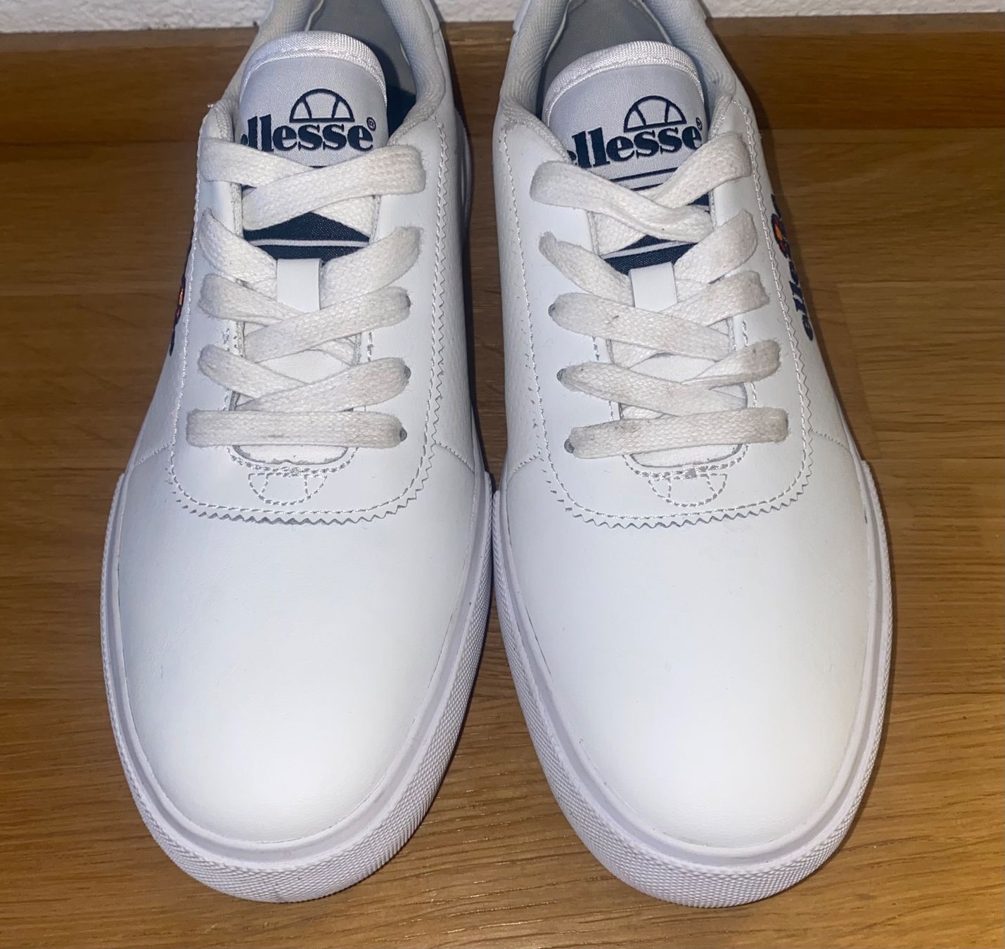 Ellesse Scarpe da donna: Ellesse Sneaker Gr.38 (super Zustand) – Usato da Herisau venduto da Seyashop1 2