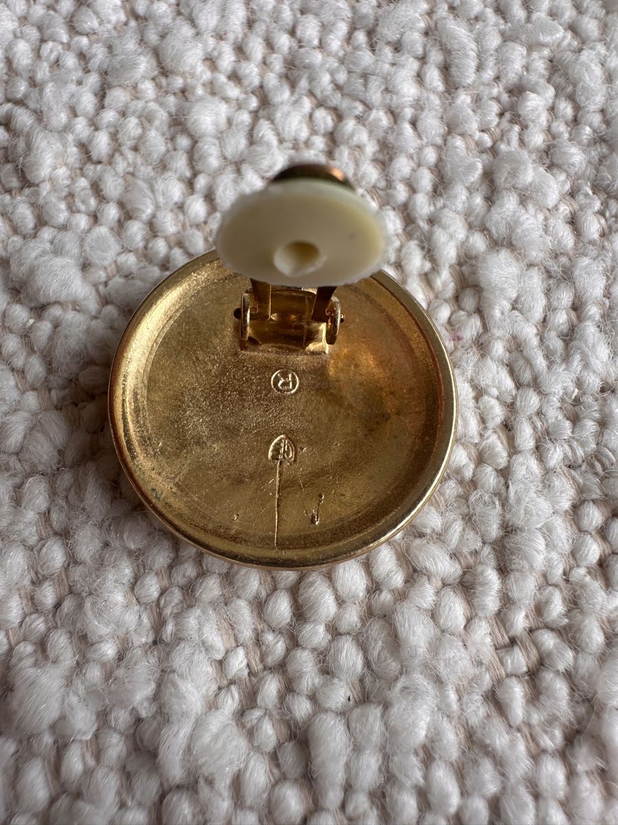 Ohrringe & -stecker: Clip-Ohrringe Goldfarben mit Muster – Gebraucht aus Baden von Marytumby 4