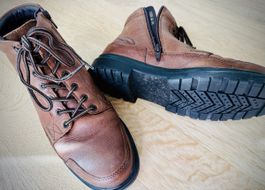 GEOX Stiefel braun Schnürung und Reissverschluss Gr. 40