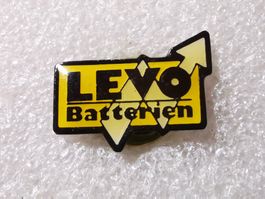 Ansteckpin 15: Levo Batterien