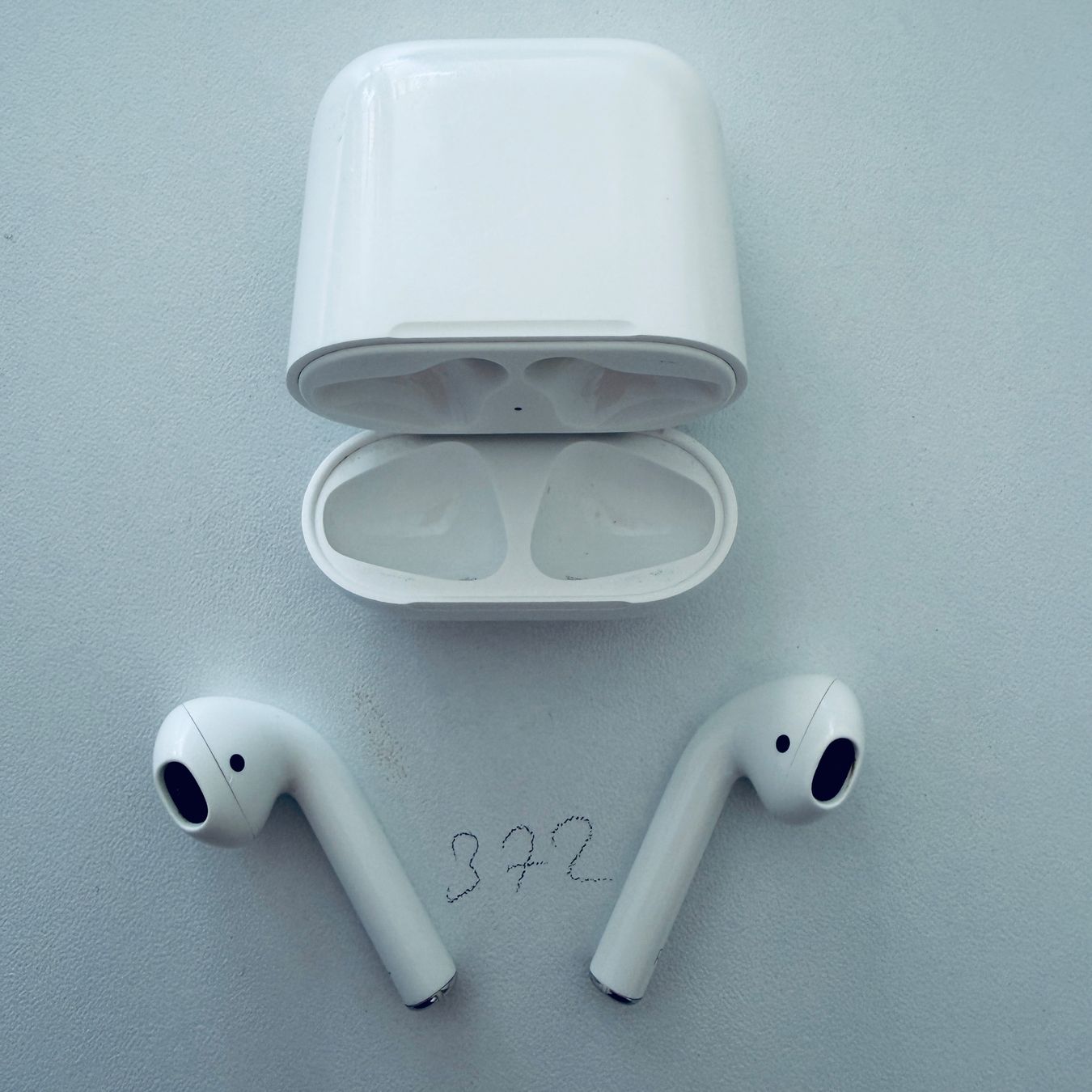 Apple Cuffie: Original Apple AirPods 2 Gen. Wireless Kopfhörer & Case – Usato da Basel venduto da MY.AIRPODS.SHOP 3
